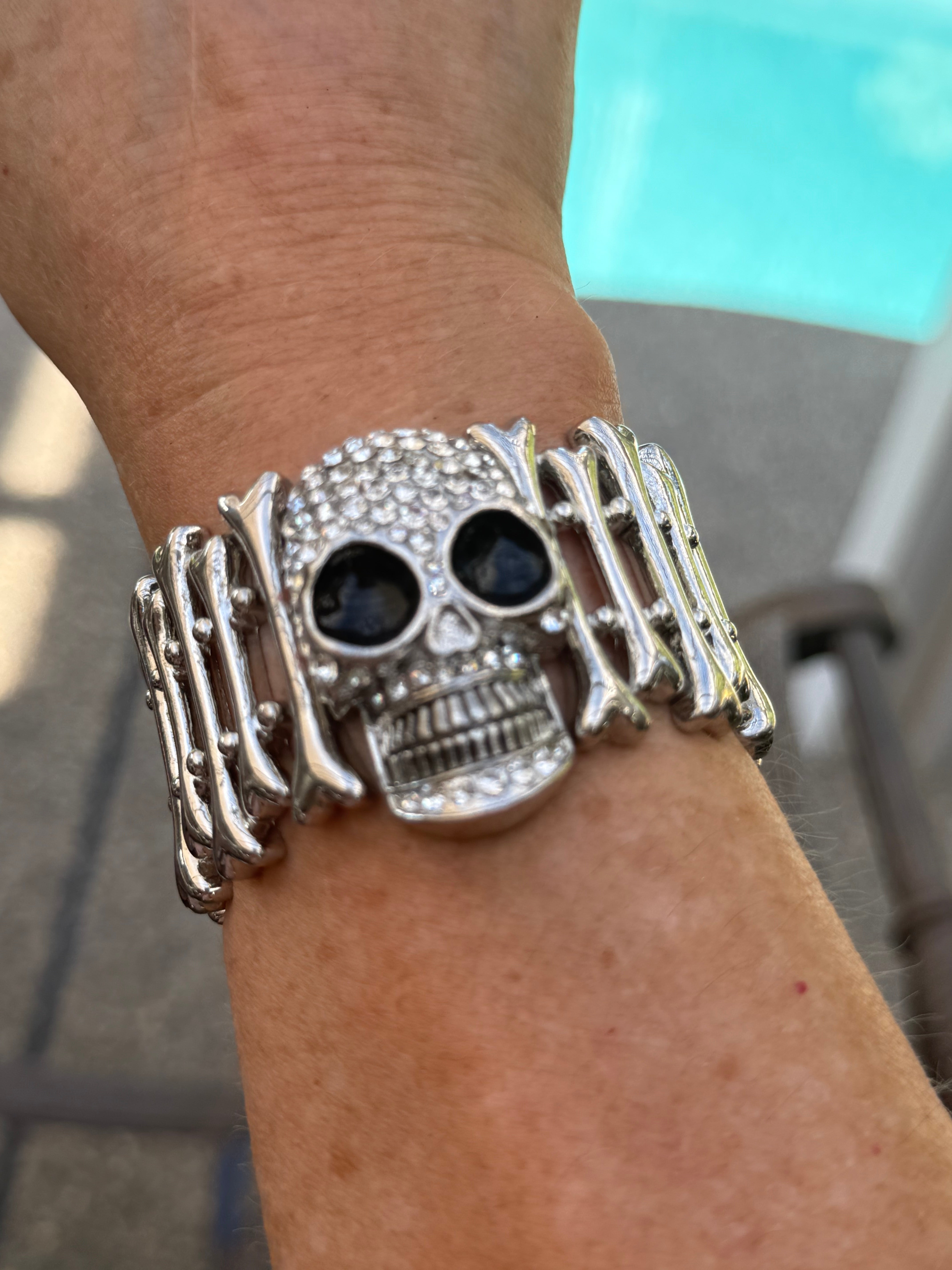 Rhinestone Skull Stretch Bracelet – Silver Gothic Statement Jewelry