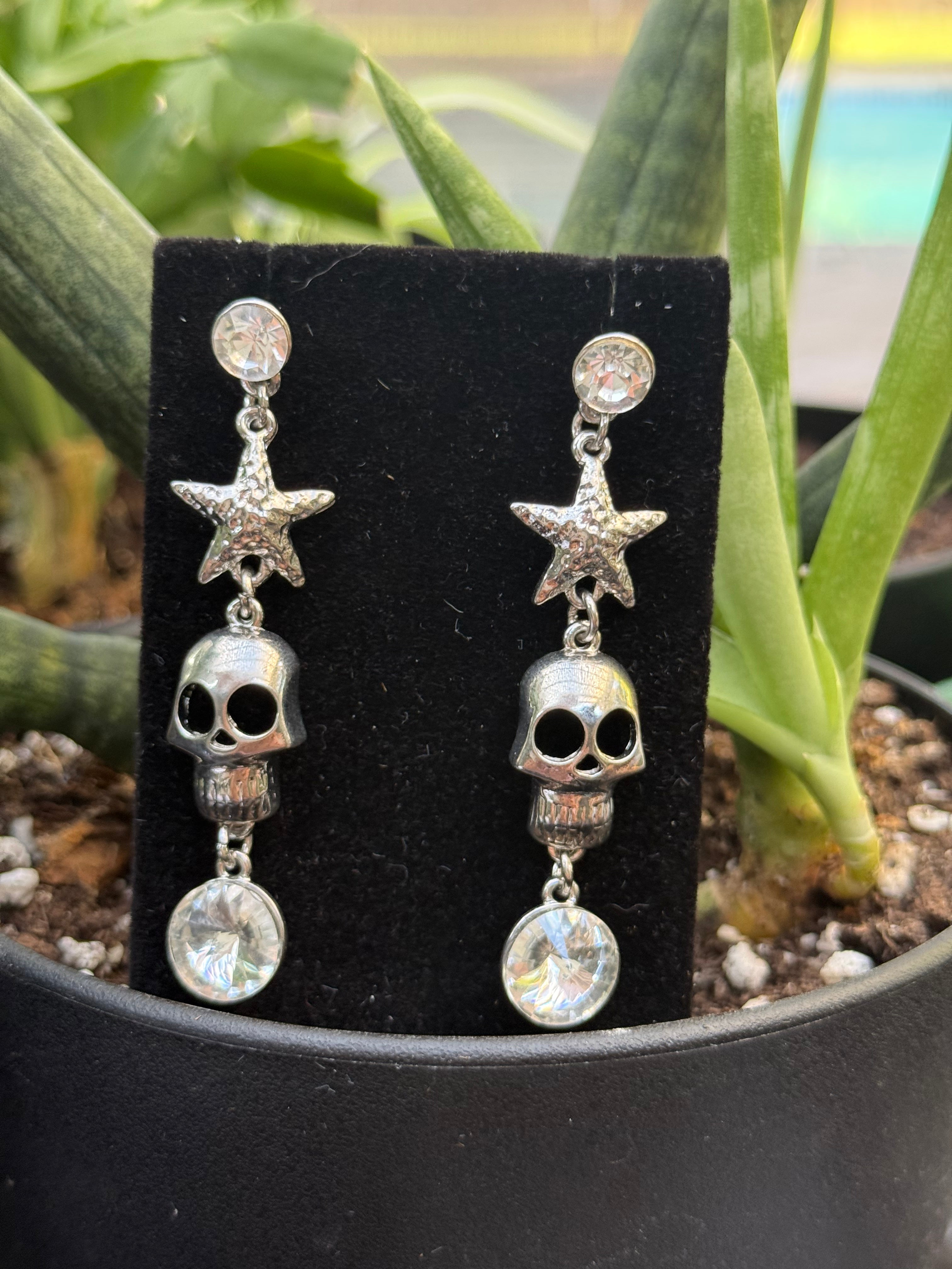 Skull & Star Dangle Earrings – Rhinestone Gothic Statement Jewelry
