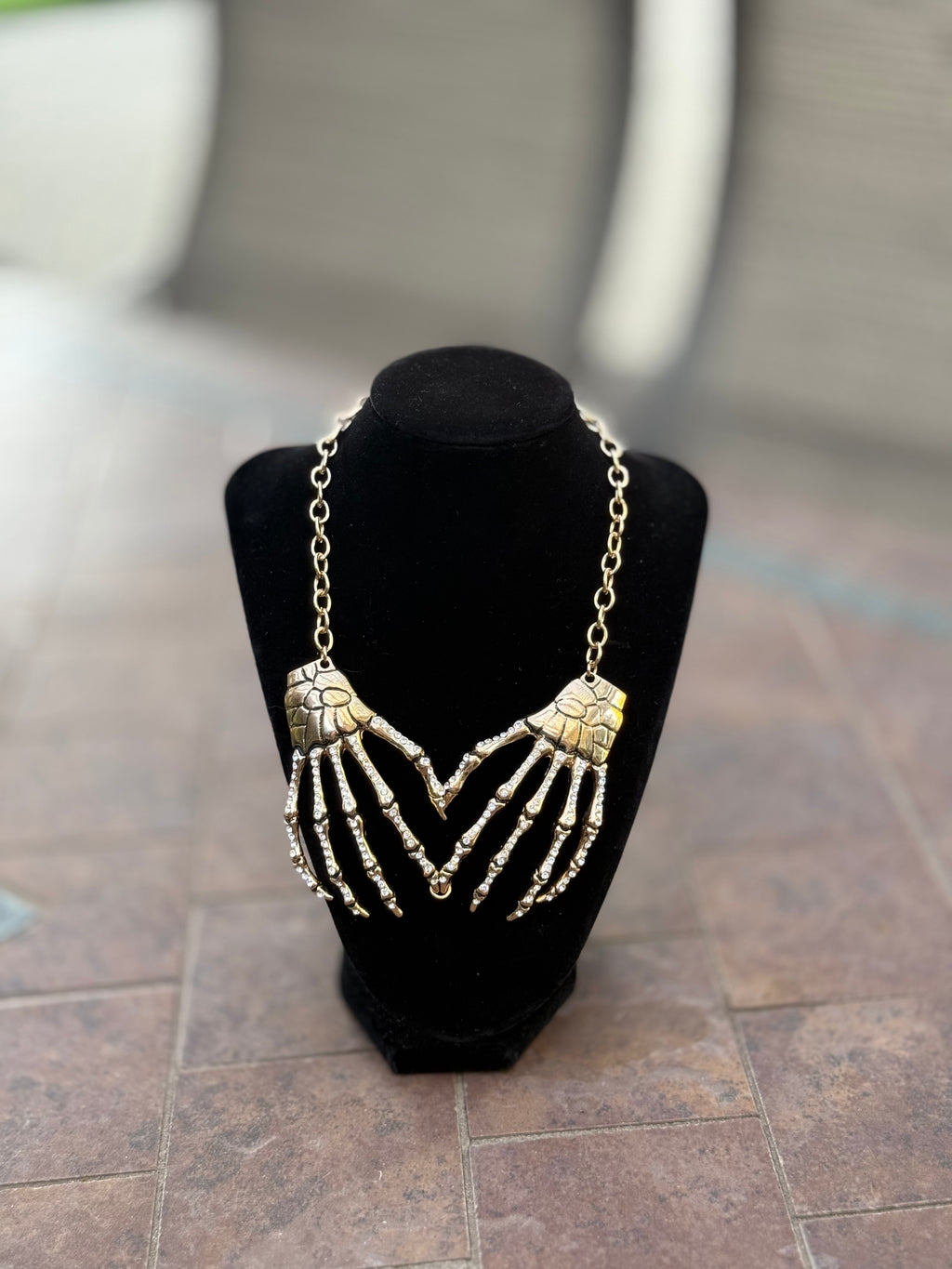 Skeleton Hands Rhinestone Statement Necklace – Silver Gothic Chain Choker