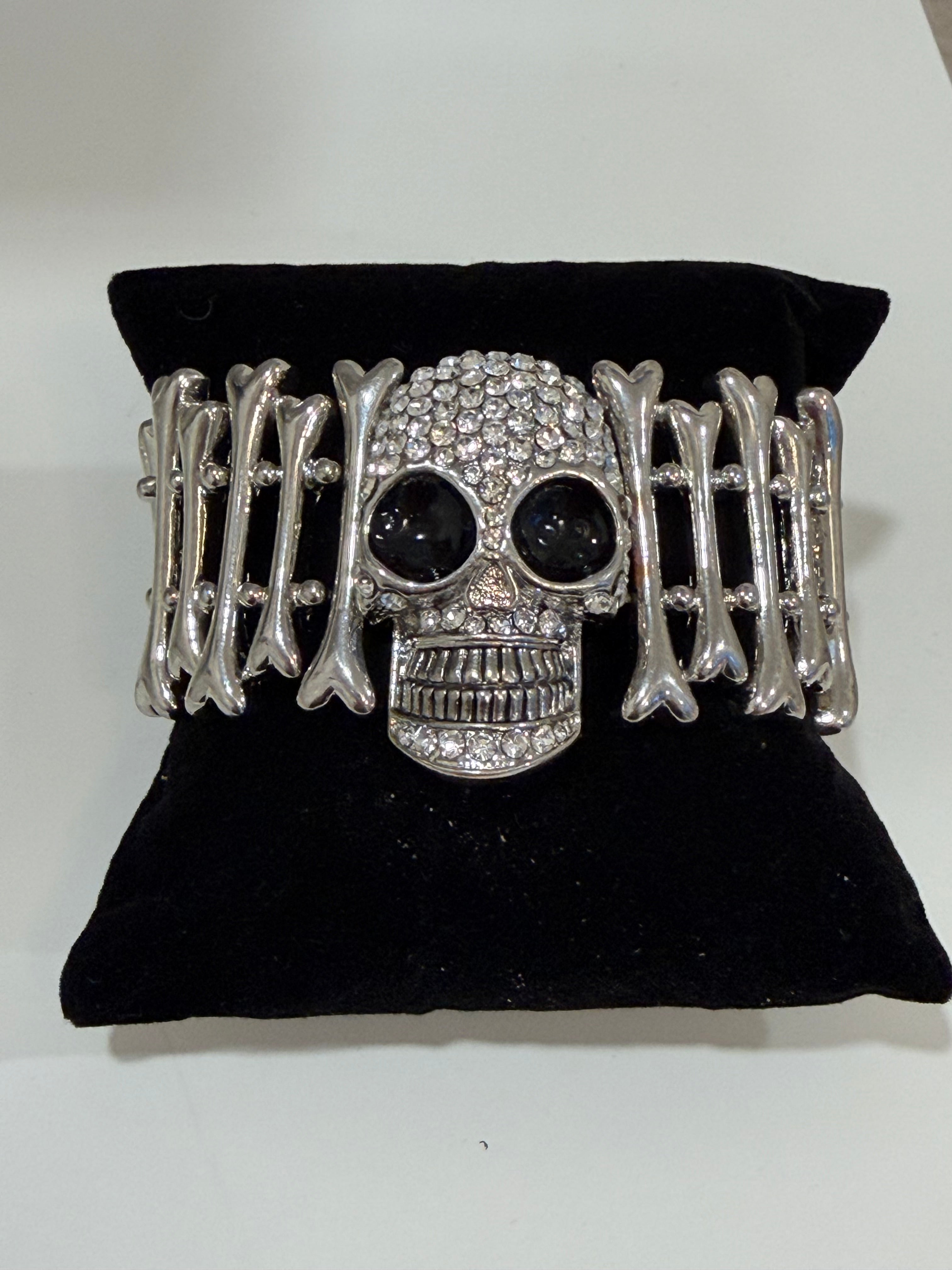 Rhinestone Skull Stretch Bracelet – Silver Gothic Statement Jewelry